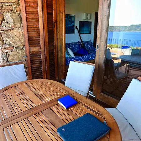 Villaggio Est A Capo Coda Cavallo Aparthotel 3*