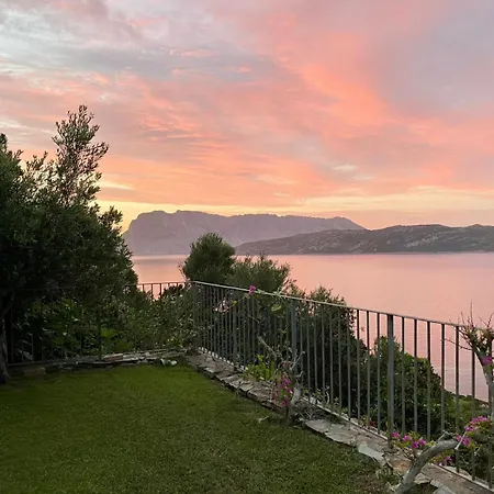 Villaggio Est A San Teodoro Aparthotel 3*