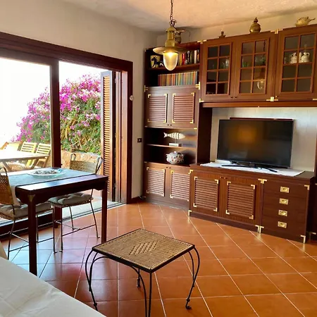 Aparthotel Villaggio Est A San Teodoro 3*