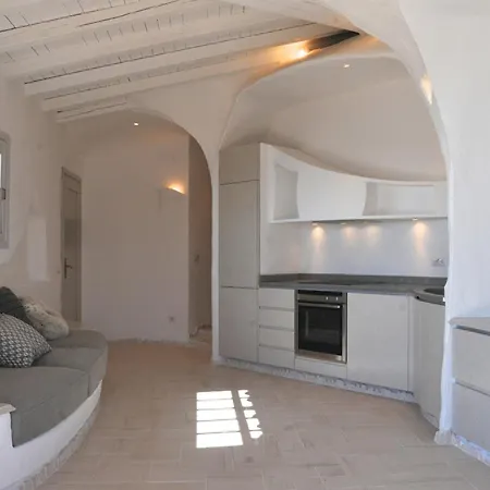Villaggio Est A San Teodoro Aparthotel 3*