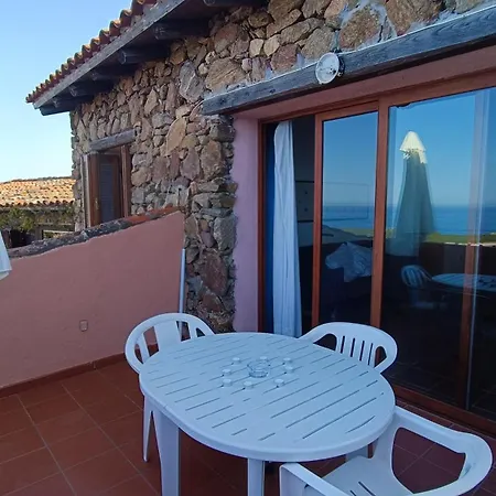 Villaggio Est A San Teodoro Aparthotel 3*