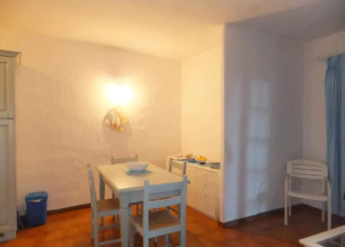 Villaggio Est A Capo Coda Cavallo Aparthotel 3*